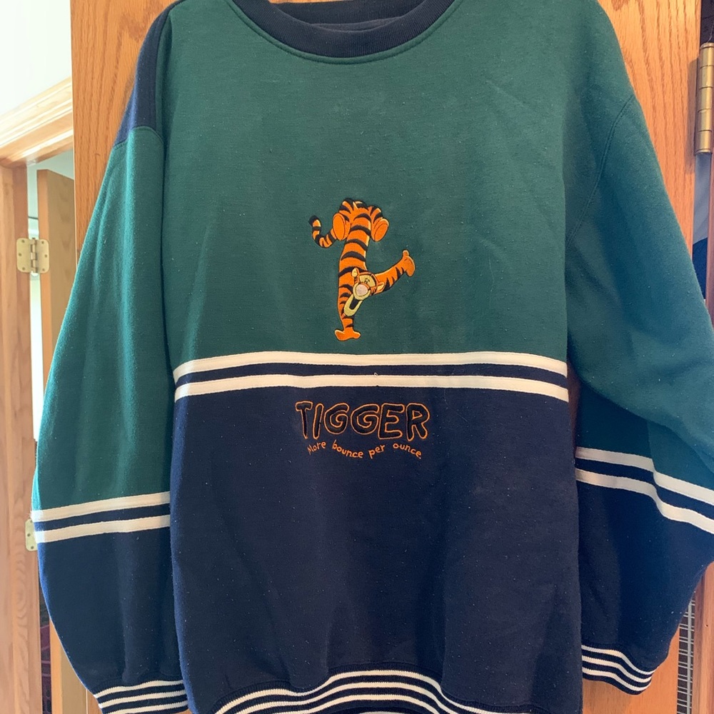 Y2K/90s Tigger sweater